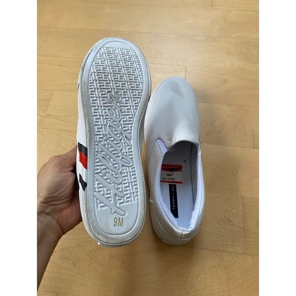TOMMY Hilfiger BNWOT white faux leather slip on "Leysi" NEW - Picture 8 of 8